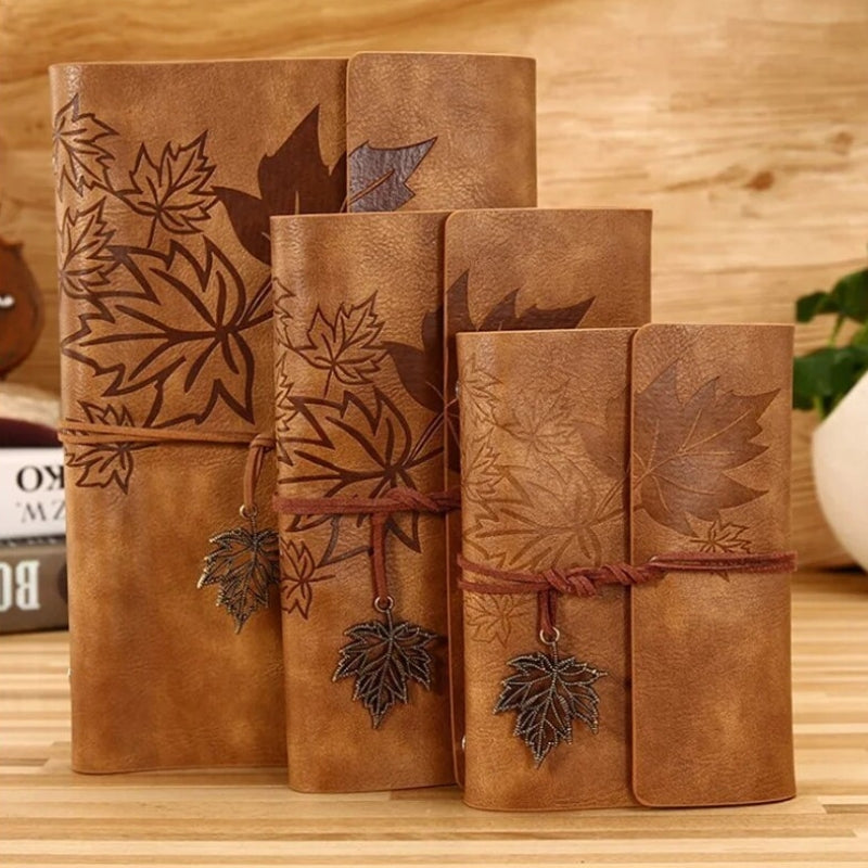 carnet voyage vintage - Marron Clair - Marron Foncé - Marron - Bleu Ciel - Bleu - Orange - Vert Clair - Vert - Rose - Feuilles Perforées